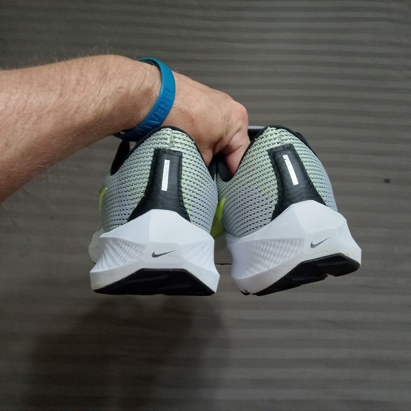 Nike Air Zoom Pegasus 40 Men's 10.5 Gray Road Running Gray DV3853-004 - Picture 5 of 14